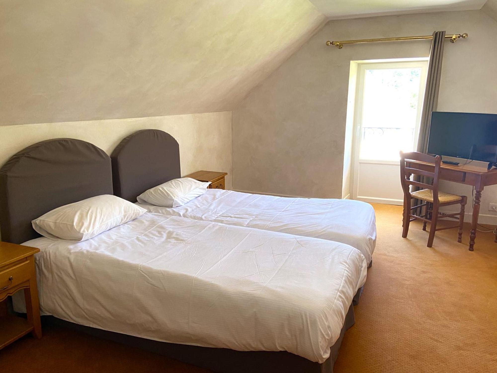 Hotel Beausejour Vic-sur-Cère Rum bild